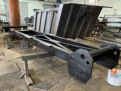  Надрамник на КАМАЗ 6520 
